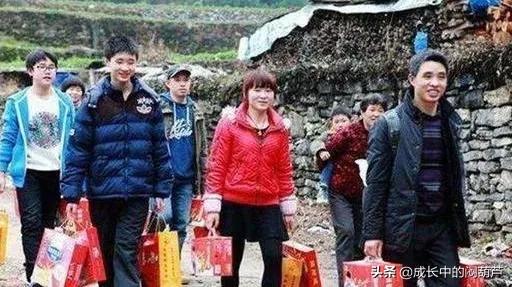 1個舅舅，3個姨，5個姑媽，逢年過節，我卻無親可走