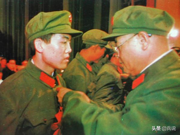 謝振華33歲當軍長，主席稱讚文武全能，為何1955年只授少將？