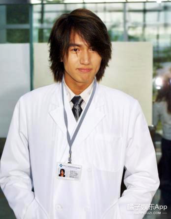 盤點哥哥的豪宅!趙文卓家客廳大到能滑板,陳小春家連鞋都有房間 盤點哥哥的豪宅!趙文卓家客廳大到能滑板,陳小春家連鞋都有房間