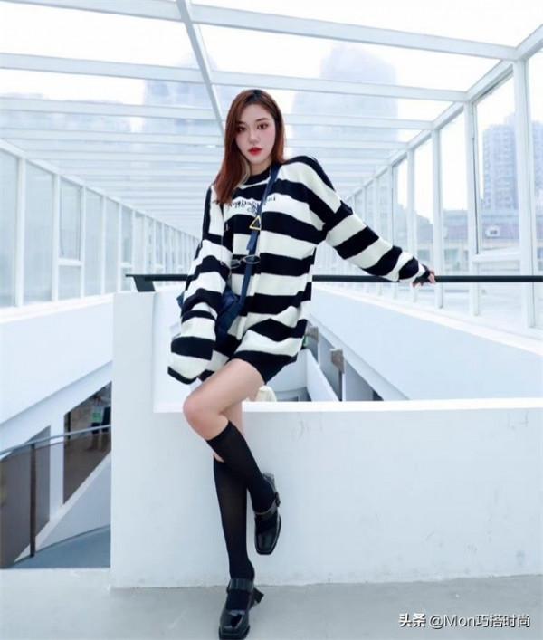 秋天過了一半才知道：衛衣不興了！滿大街的“套衫”，保暖又洋氣