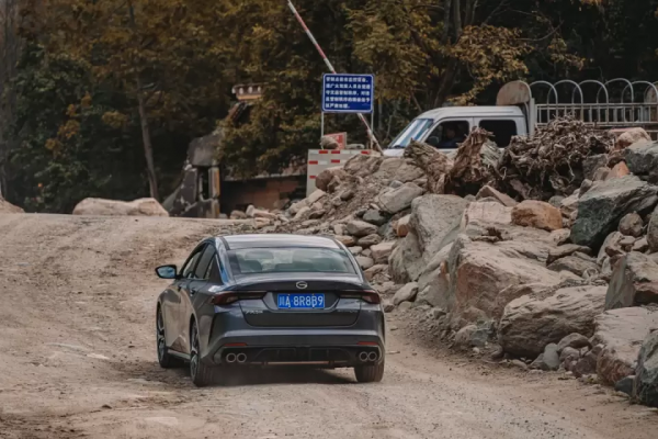 開2021最火的網紅車，打卡最熱的川西網紅店