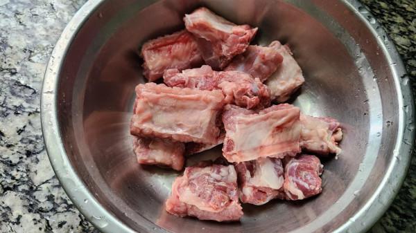 五指毛桃蒸排骨,廣東很火的一道菜,香味濃郁又好吃,味道特別 五指毛桃蒸排骨,廣東很火的一道菜,香味濃郁又好吃,味道特別