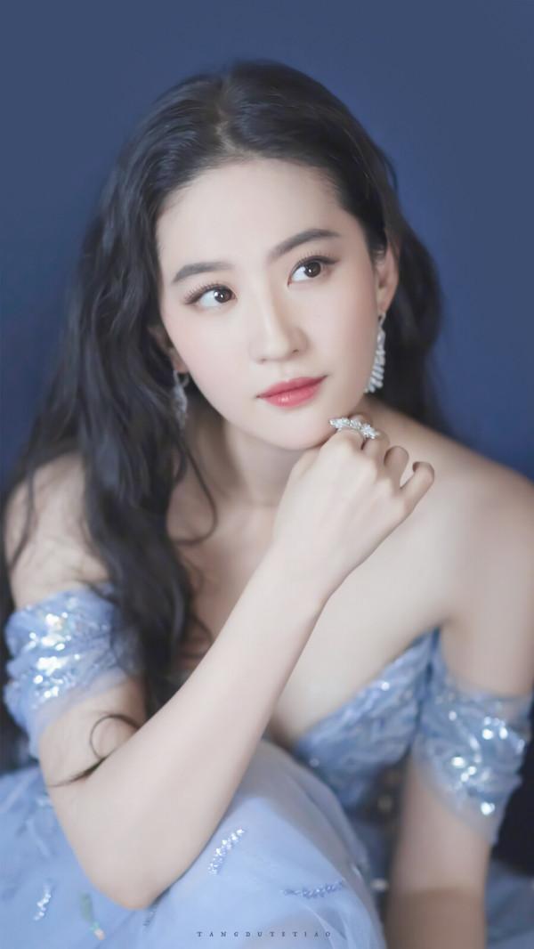 這4位女明星,淡妝比濃妝更好看!哪怕是素顏拍戲,也美得有靈氣 這4位女明星,淡妝比濃妝更好看!哪怕是素顏拍戲,也美得有靈氣