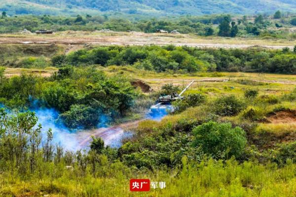 火力全開！陸軍多兵種實彈射擊演練震撼來襲「組圖」