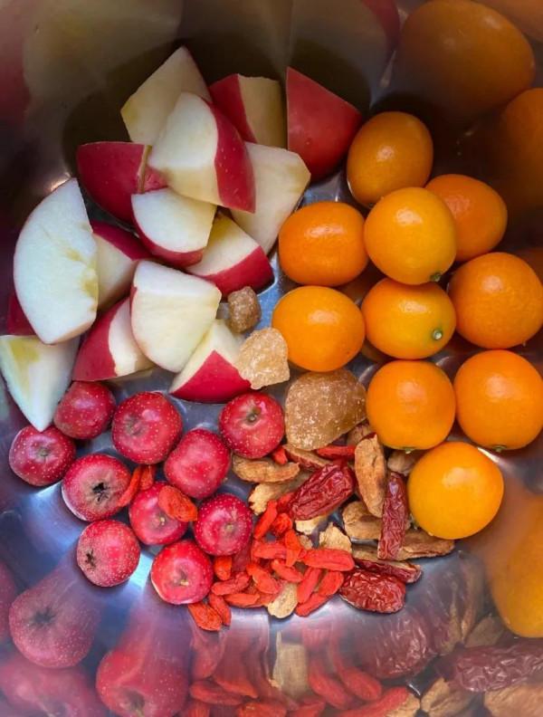 這鍋金桔蘋果山楂水 真是潤到頭了