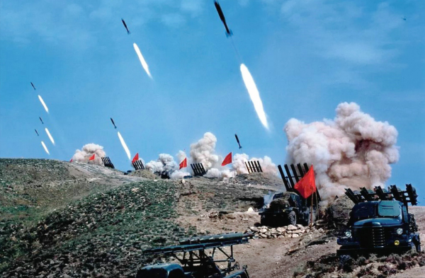 1981年,楊得志提交了3種不同軍演方案,鄧小平拍板:搞就搞大的 1981年,楊得志提交了3種不同軍演方案,鄧小平拍板:搞就搞大的