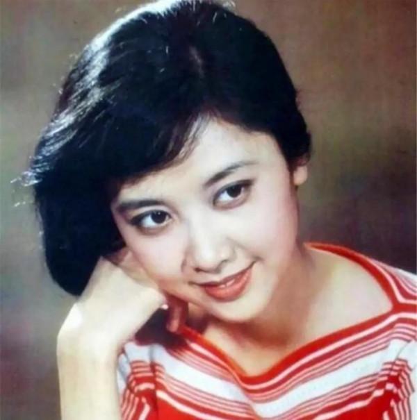 整容老去和自然老去的區別？4對同齡昔日貌美女星，如今差別驚人