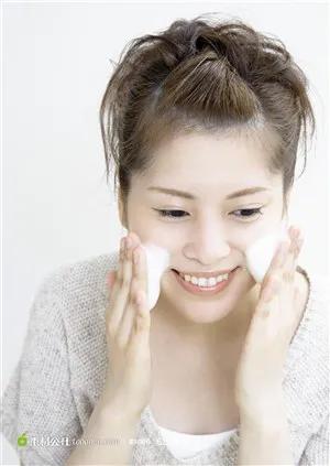 為什麼一般洗面奶是沒有辦法洗出美白肌膚的？