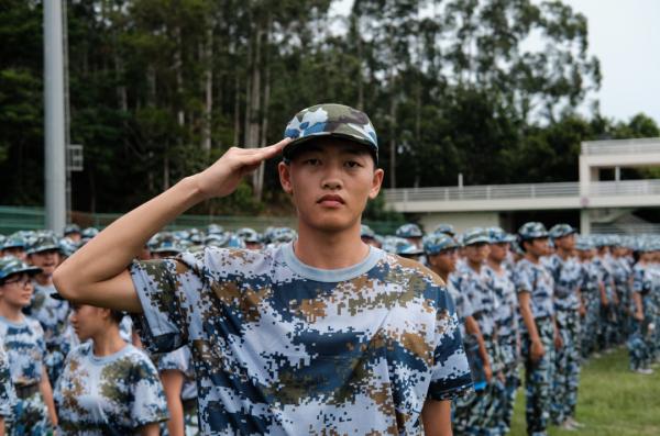 聽完教官唱歌,來看看廣東工業大學“軍花軍草”! 聽完教官唱歌,來看看廣東工業大學“軍花軍草”!