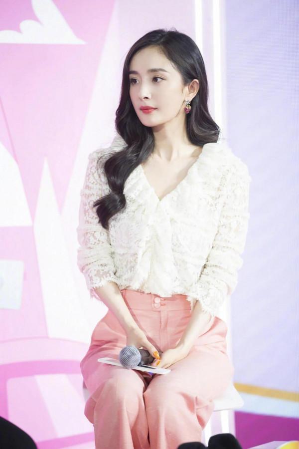 楊冪高畫質桌布｜