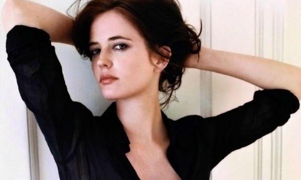 除了《戲夢巴黎》,伊娃格林這幾部作品同樣讓人感覺到驚豔 除了《戲夢巴黎》,伊娃格林這幾部作品同樣讓人感覺到驚豔