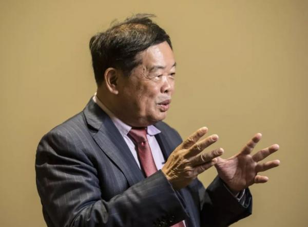 雲南首富,一家6口5人成美國籍,還留一人在國內繼續撈金? 雲南首富,一家6口5人成美國籍,還留一人在國內繼續撈金?