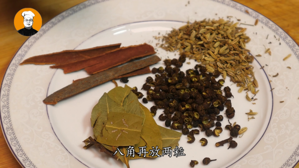 奶奶教我黃豆醬祖傳秘製做法，不曬不發酵，又香又辣，拌啥都好吃