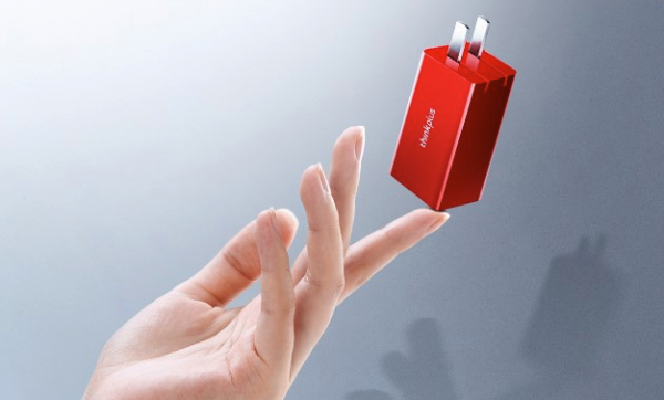 迷你身材，也能帶來滿血體驗：聯想ThinkPad口紅電源