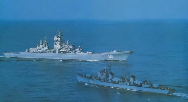美艦頻繁闖入南海，為什麼不能直接撞沉？耀武揚威背後有更大陰謀