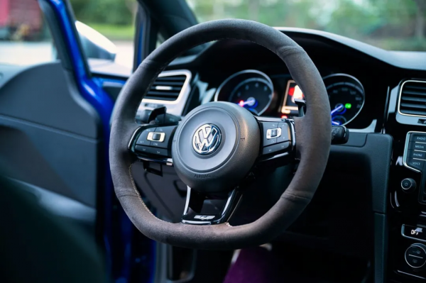 206kW、380Nm的高爾夫R,感受真正的“藍色閃電” 206kW、380Nm的高爾夫R,感受真正的“藍色閃電”