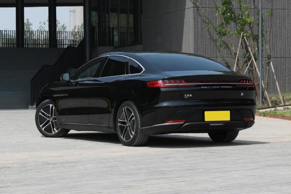 全系“佩刀”的比亞迪旗艦,配置拉滿、3.9秒破百,已被徹底捧紅 全系“佩刀”的比亞迪旗艦,配置拉滿、3.9秒破百,已被徹底捧紅