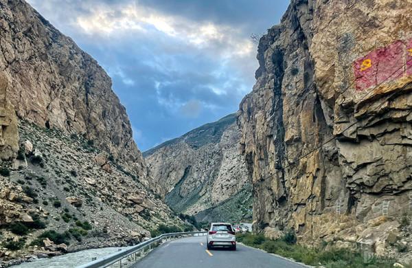 西藏去了很多次,這次開著歐藍德進入了不丹邊境 西藏去了很多次,這次開著歐藍德進入了不丹邊境