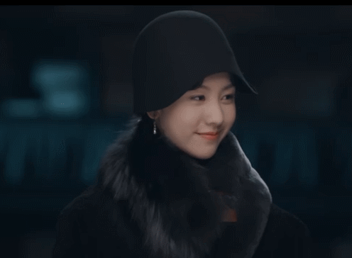 楊冪臉型像芒果,高圓圓法令紋突兀,越美豔越不適合民國造型? 楊冪臉型像芒果,高圓圓法令紋突兀,越美豔越不適合民國造型?