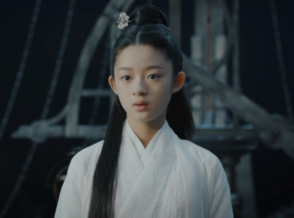 古人誠不欺我！十三四歲便“傾國傾城”，也不是假的