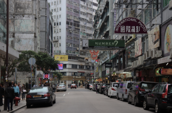 2004年，一香港男子靠救助金度日，妻子要求外出工作，卻慘遭殺害