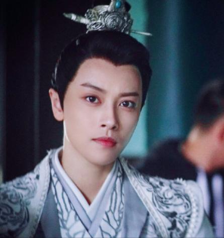 同樣是女扮男裝,這7位女演員的扮相,才叫尊重觀眾 同樣是女扮男裝,這7位女演員的扮相,才叫尊重觀眾