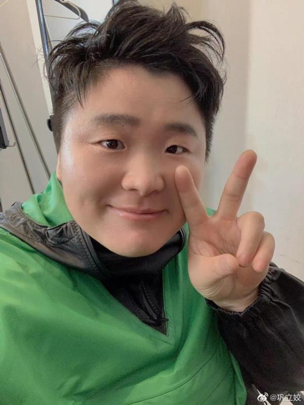 佩服！白鹿被鞏立姣拎起來