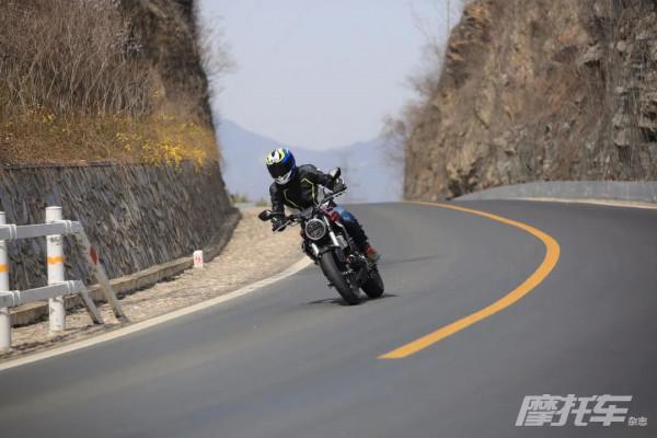 中杯“咖啡”嘗一下,實拍解析Honda CB300R 中杯“咖啡”嘗一下,實拍解析Honda CB300R