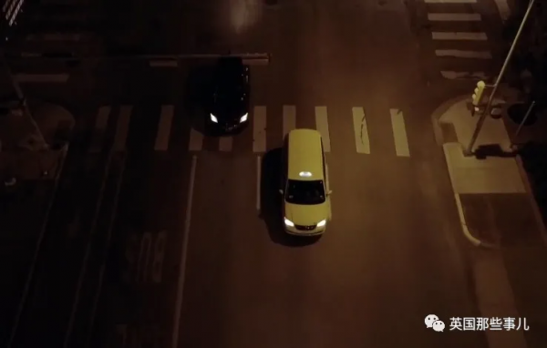 她用高跟鞋連扎25下將男友殺死，然而她卻有完全不同的說法