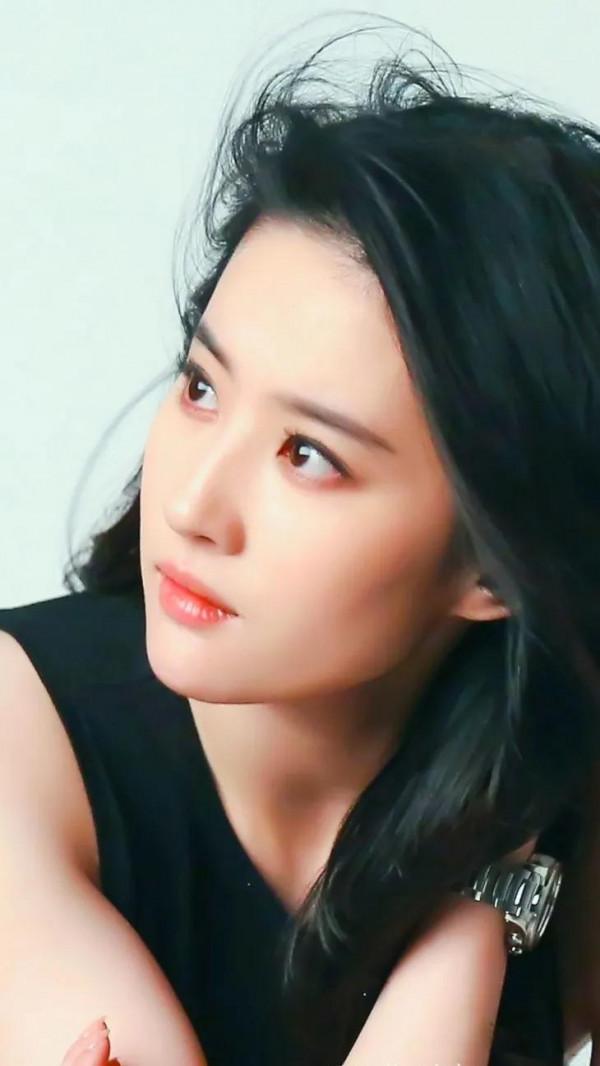 劉亦菲和三妮誰更美？