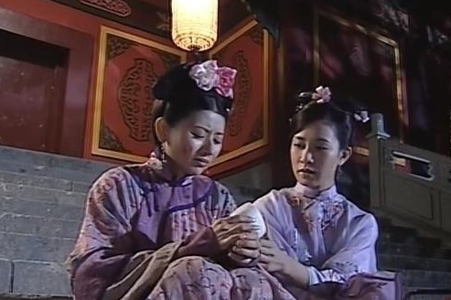 《金枝欲孽》中玉瑩、爾淳、安茜三人，為什麼只有爾淳活了下來？