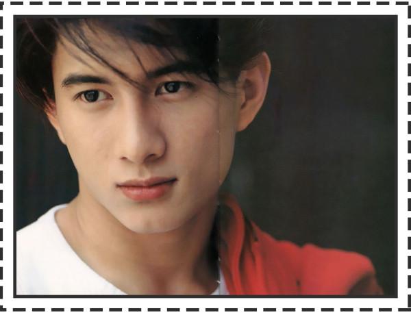 被星探發掘時，袁潔瑩在吵架，王俊凱在廁所，他被追著跑了6條街