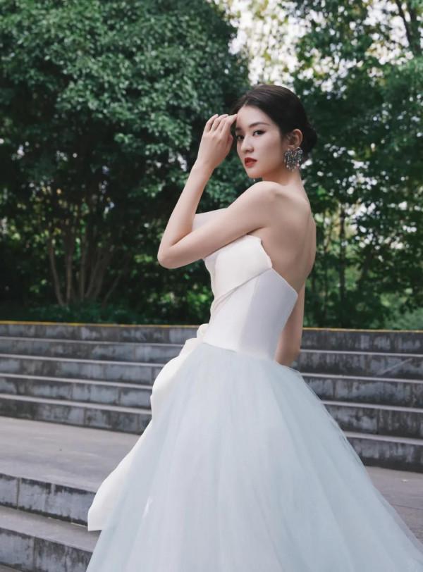 喬欣，膚白貌美的她，妥妥的氣質女神