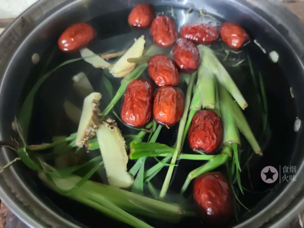 感冒流鼻涕就怕這湯，驅寒祛溼還暖身！家裡有紅棗就可以做