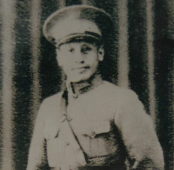 關麟徵宣佈蔣介石決定，會上哭聲一片，杜聿明回憶：我含淚登車