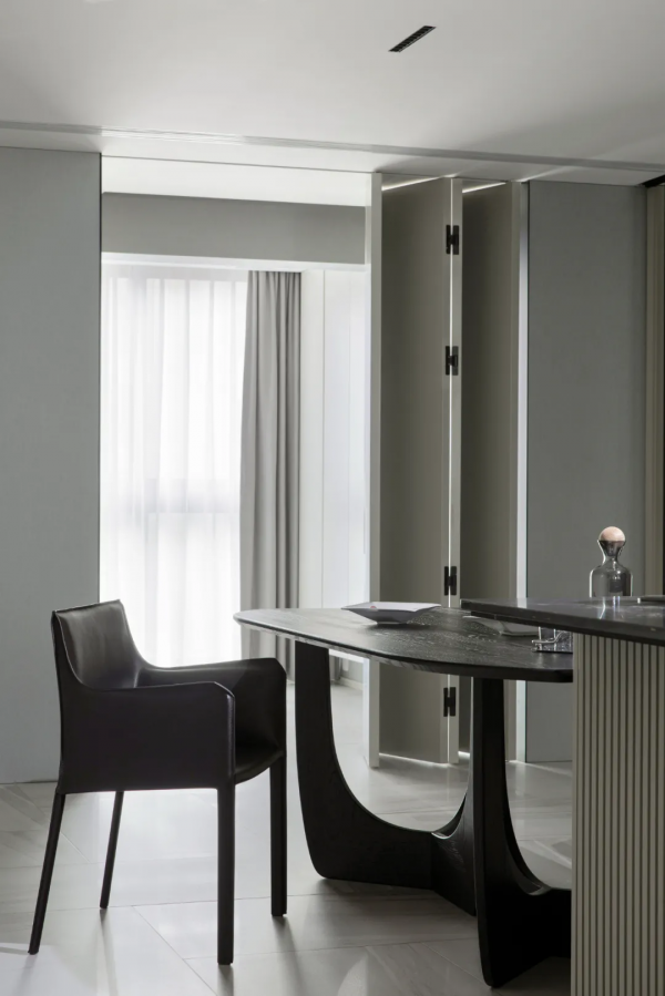 爾 間 | 180㎡南北通透+超長中島餐桌,淺色系現代輕奢 爾 間 | 180㎡南北通透+超長中島餐桌,淺色系現代輕奢