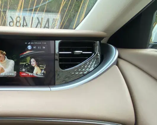 材料工程師體驗嵐圖FREE試裝車：主體已成形，細節再推敲