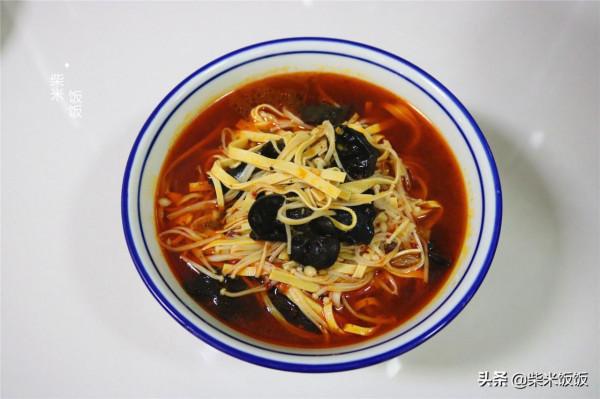 冬天適合吃這菜，多種食材煮一鍋，熱氣騰騰，鮮香開胃吃不夠