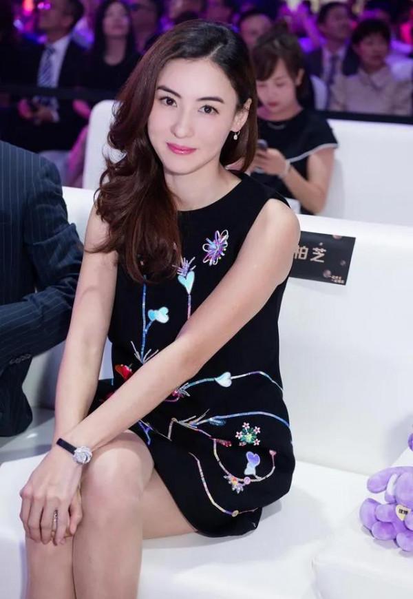 年輕時的她，真的好美