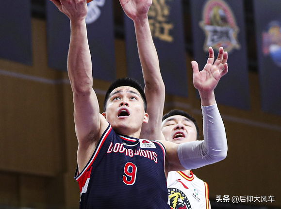 CBA排名：單節31-7遼寧逆轉廣廈登頂！三巨頭79分上海大勝首鋼