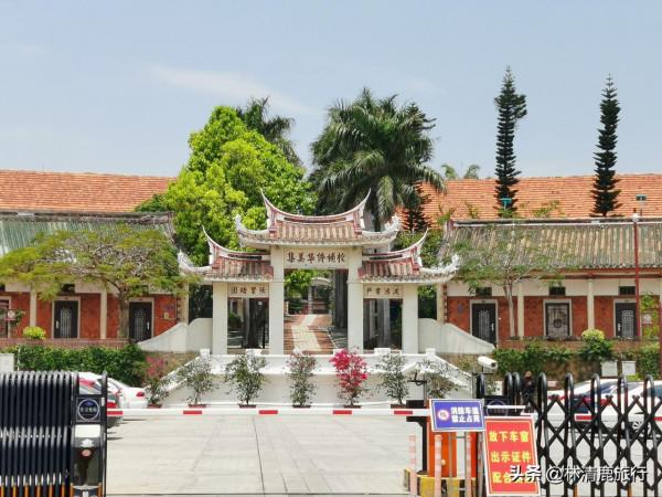 中國這個村莊竟有12所學校,高中大學全都有,村長被舉行國葬 中國這個村莊竟有12所學校,高中大學全都有,村長被舉行國葬