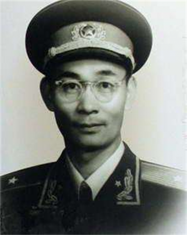 陳賡一個團堵住敵3個師！團長卻指揮不動參謀長，戰後司令員怒了