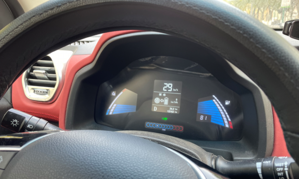 車主說車：&OpenCurlyDoubleQuote;老頭樂&rdquo;和江淮iEV6E誰更強？退休工程師給你答案
