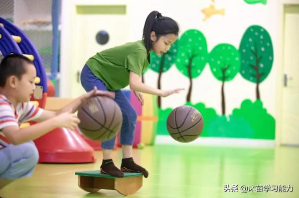 力量就是粗大動作技能？孩子需要的是這樣的成長過程
