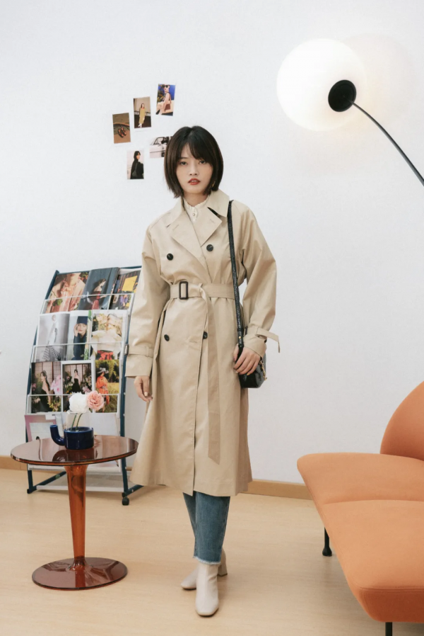 現在的品牌怎麼回事,這衣服也能賣2千? 現在的品牌怎麼回事,這衣服也能賣2千?