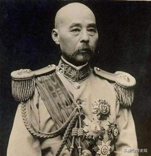 他是&OpenCurlyDoubleQuote;北洋之龍&rdquo;，不情願接受上將軍銜，後曾任國務總理