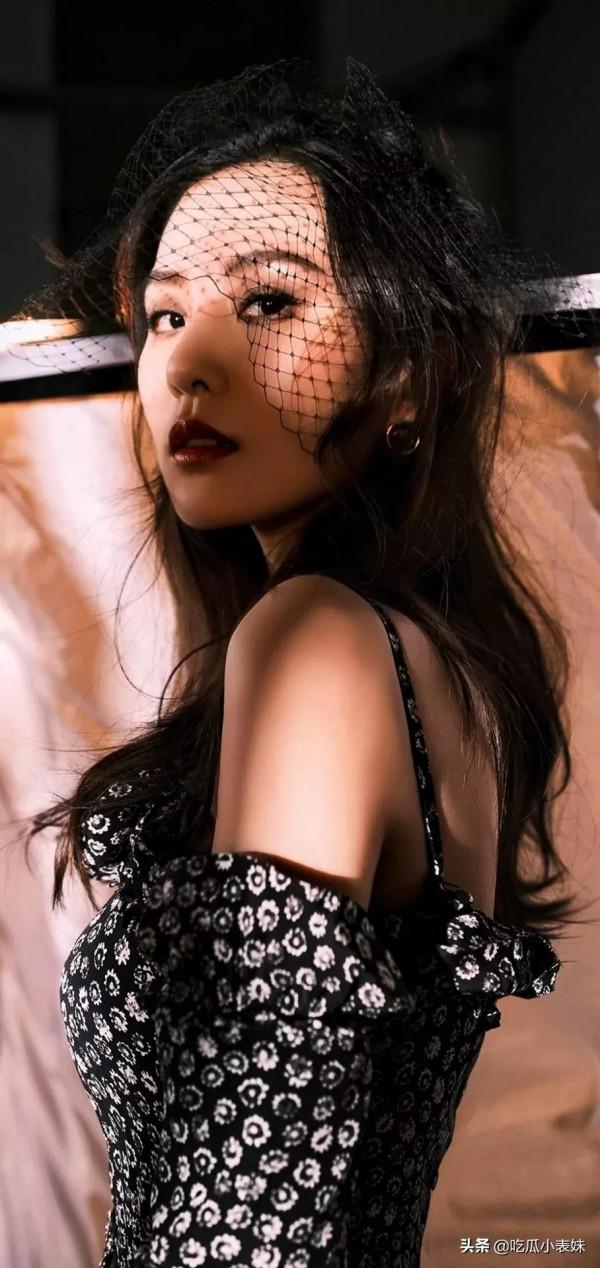 劉詩詩，端莊富貴，又有顏值又有身材