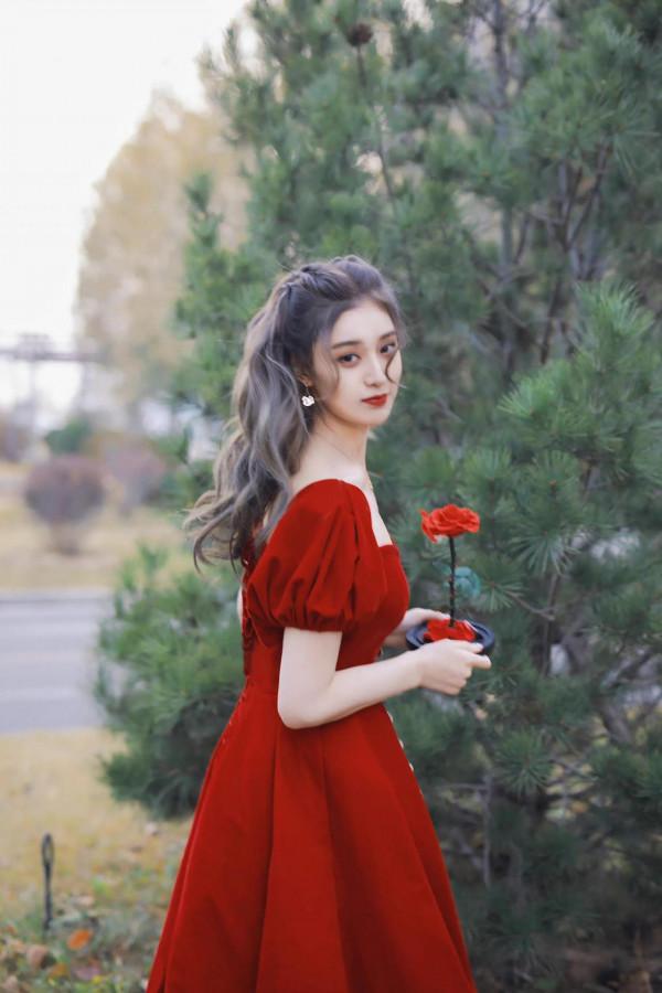 黃子韜徐藝洋兩人佔據五條熱搜，戀情曝光？