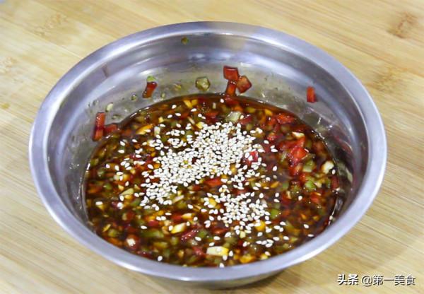 蒜蓉白肉怎麼做才好吃,料汁是關鍵,大廚分享飯店配方,蒜香十足 蒜蓉白肉怎麼做才好吃,料汁是關鍵,大廚分享飯店配方,蒜香十足