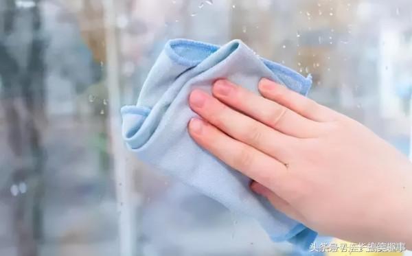 玻璃總是擦不乾淨？教你一招，讓玻璃潔淨光亮